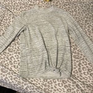 2 long sleeve shirts